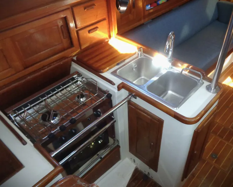 Slide: The Image of Pacific Seacraft 34 1992 - 2
