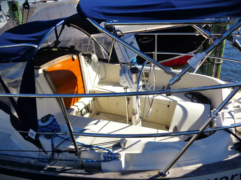 Slide: The Image of Pacific Seacraft 34 1992 - 3