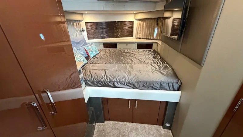 Slide: The Image of Carver Yachts C34 2019 - 11