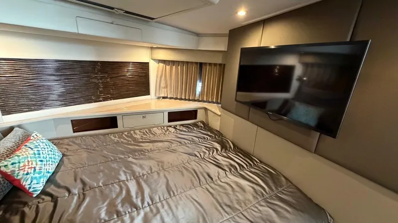 Slide: The Image of Carver Yachts C34 2019 - 15