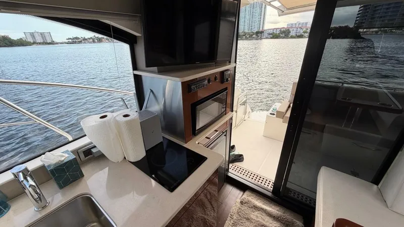 Slide: The Image of Carver Yachts C34 2019 - 16