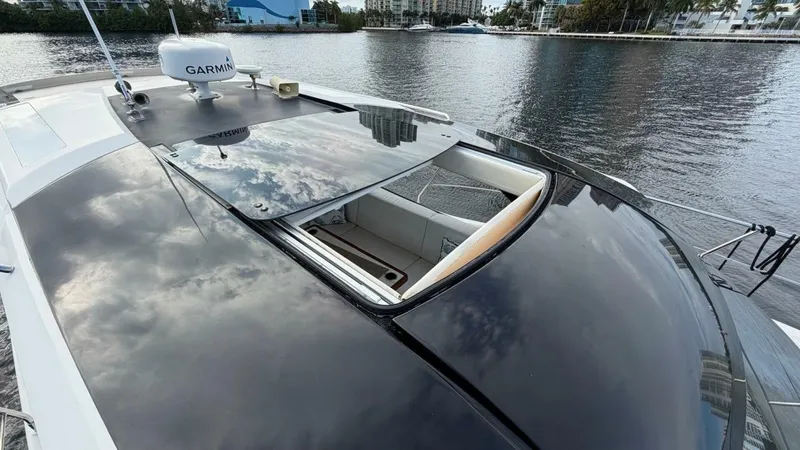 Slide: The Image of Carver Yachts C34 2019 - 18