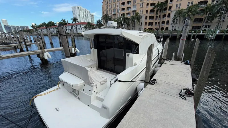 Slide: The Image of Carver Yachts C34 2019 - 23