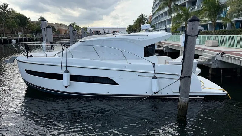 Slide: The Image of Carver Yachts C34 2019 - 26