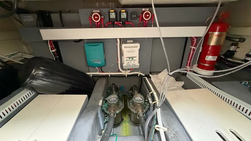 Slide: The Image of Carver Yachts C34 2019 - 34