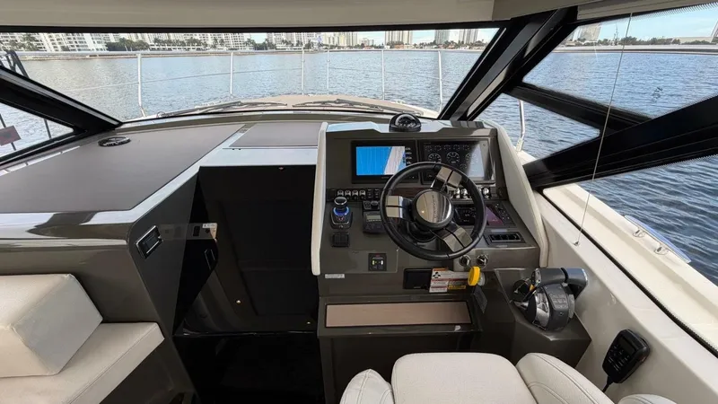 Slide: The Image of Carver Yachts C34 2019 - 8