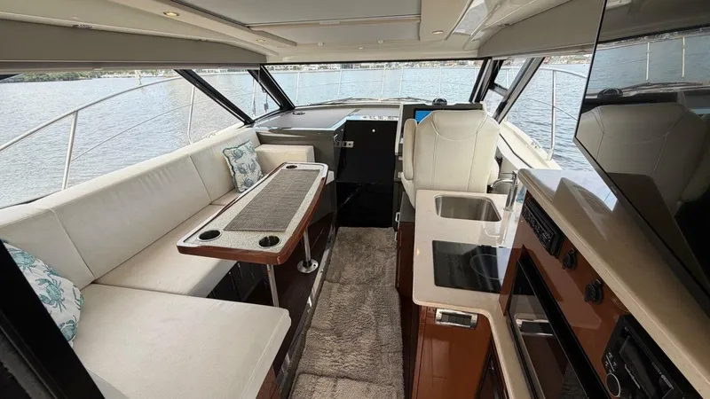 Slide: The Image of Carver Yachts C34 2019 - 9