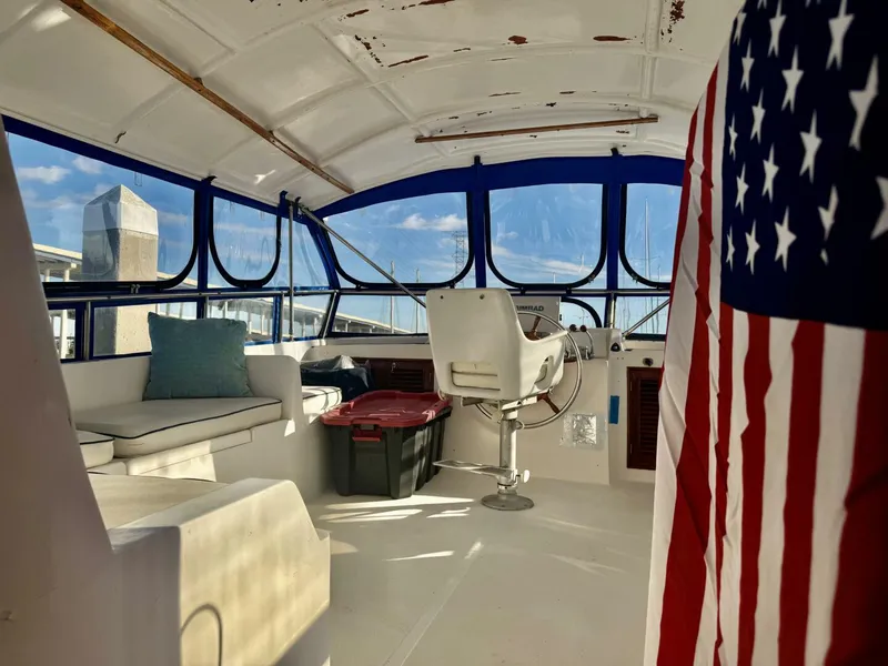 Slide: The Image of Marine Trader 47 Tradewinds 1986 - 10
