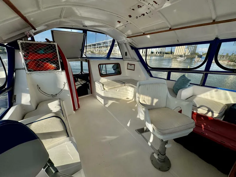 Slide: The Image of Marine Trader 47 Tradewinds 1986 - 12
