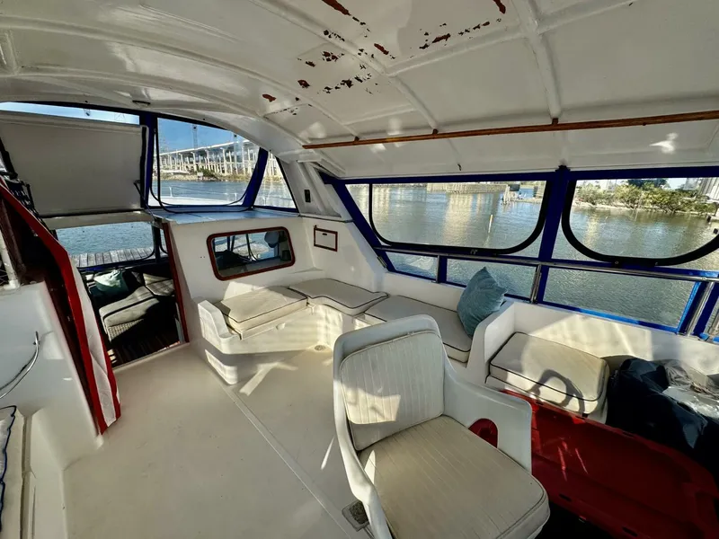Slide: The Image of Marine Trader 47 Tradewinds 1986 - 15