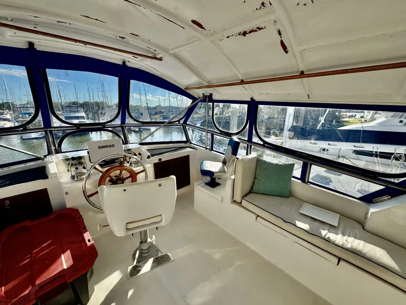 Slide: The Image of Marine Trader 47 Tradewinds 1986 - 16