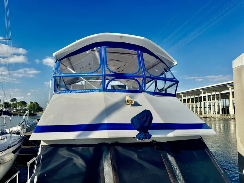 Slide: The Image of Marine Trader 47 Tradewinds 1986 - 3