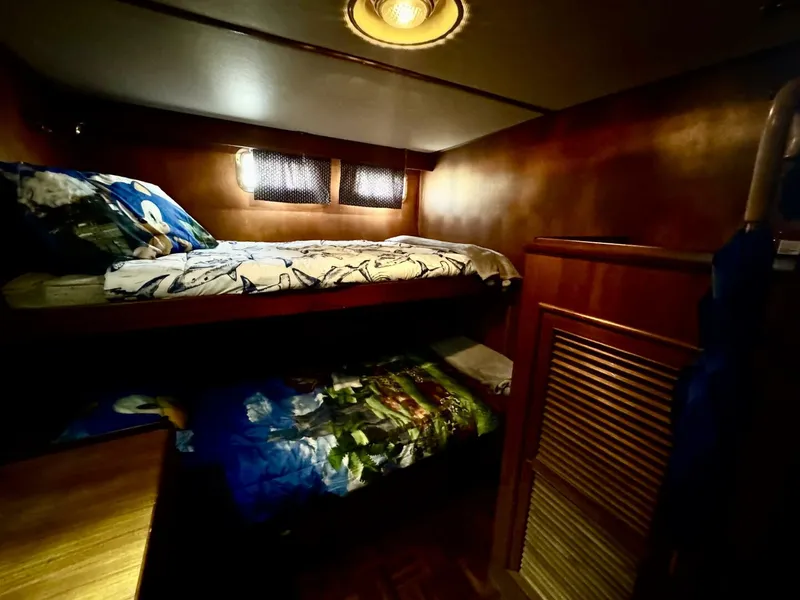 Slide: The Image of Marine Trader 47 Tradewinds 1986 - 33