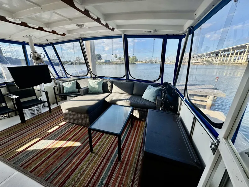Slide: The Image of Marine Trader 47 Tradewinds 1986 - 5