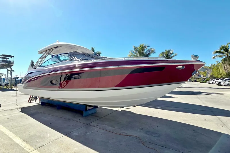 The Image of Formula 350 Crossover Bowrider 2015 - 0