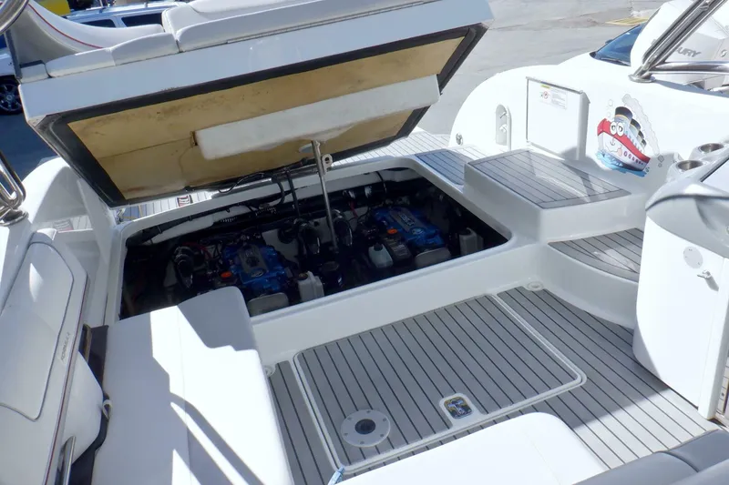 Slide: The Image of Formula 350 Crossover Bowrider 2015 - 10