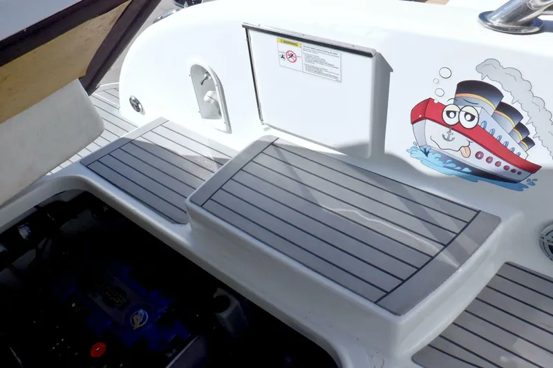 Slide: The Image of Formula 350 Crossover Bowrider 2015 - 11