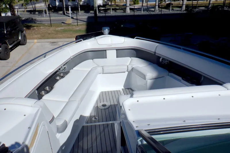 Slide: The Image of Formula 350 Crossover Bowrider 2015 - 19