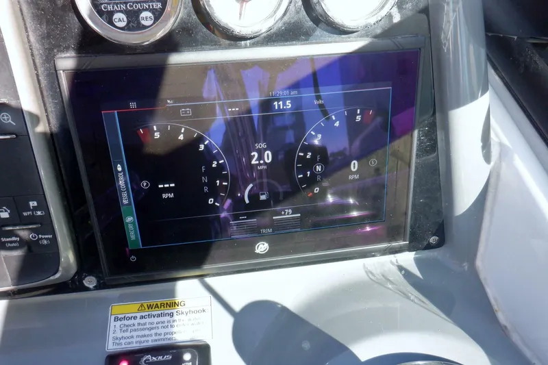 Slide: The Image of Formula 350 Crossover Bowrider 2015 - 25