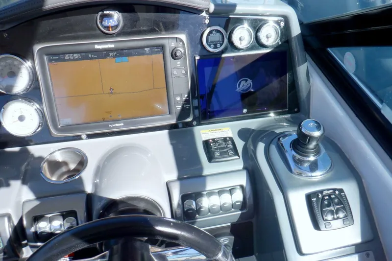 Slide: The Image of Formula 350 Crossover Bowrider 2015 - 26