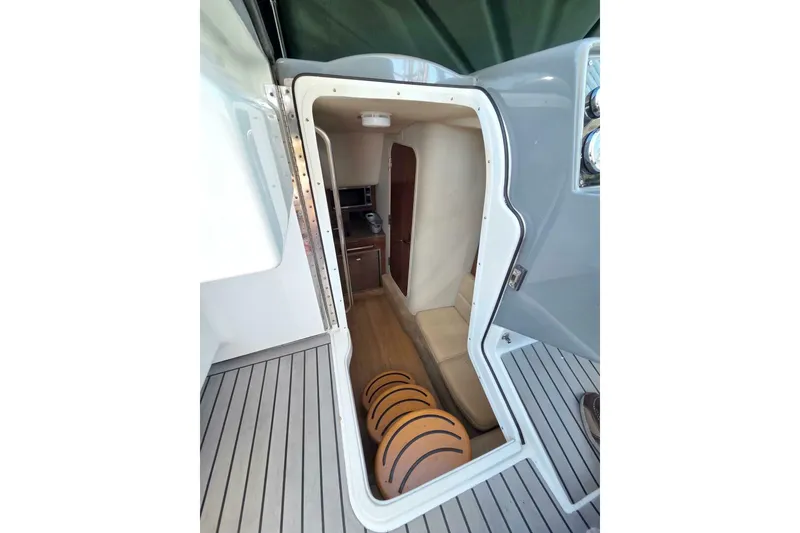 Slide: The Image of Formula 350 Crossover Bowrider 2015 - 28