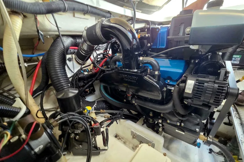 Slide: The Image of Formula 350 Crossover Bowrider 2015 - 50