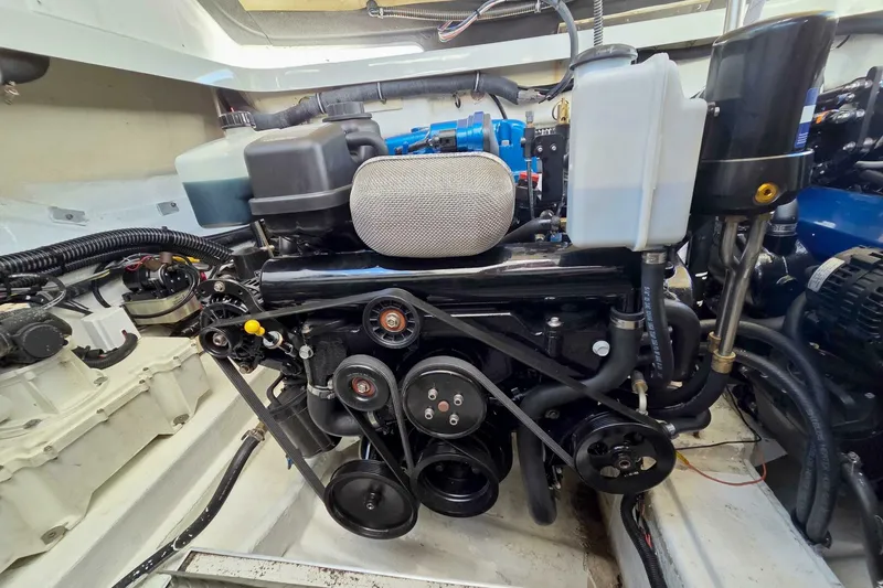 Slide: The Image of Formula 350 Crossover Bowrider 2015 - 51