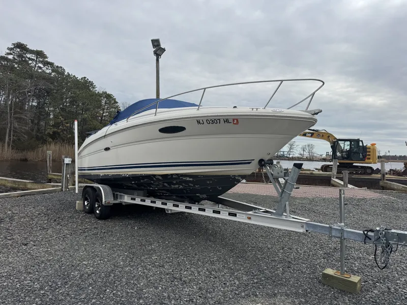 The Image of Sea Ray 215 Weekender 2004 - 0