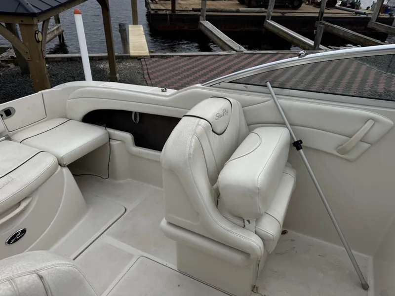 Slide: The Image of Sea Ray 215 Weekender 2004 - 12