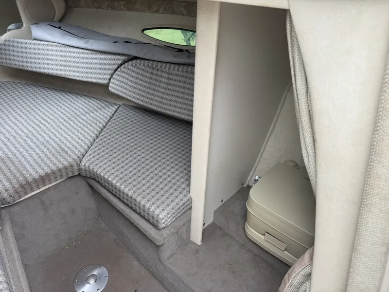 Slide: The Image of Sea Ray 215 Weekender 2004 - 15