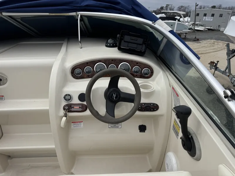 Slide: The Image of Sea Ray 215 Weekender 2004 - 8