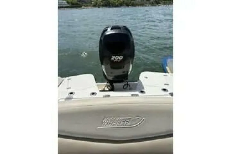 Slide: The Image of Boston Whaler 21 Dauntless 2017 - 7