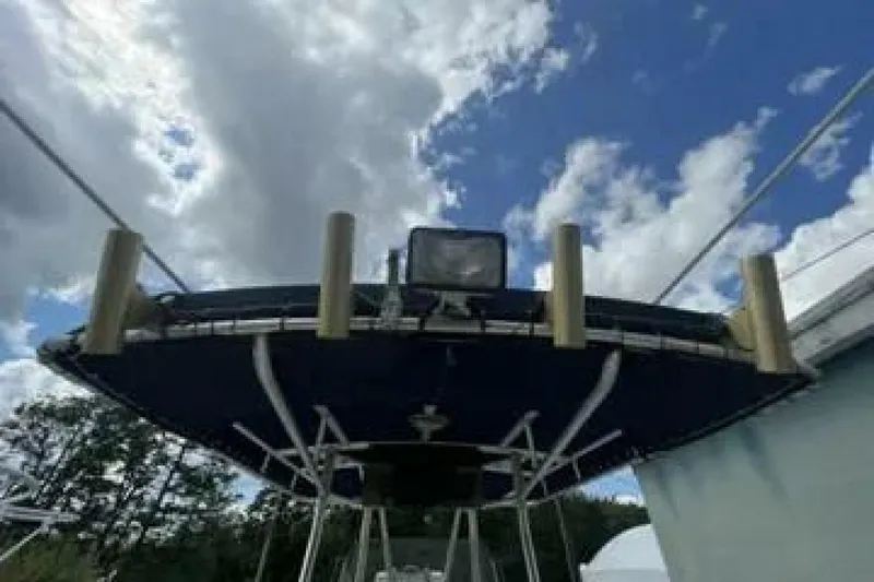 Slide: The Image of Boston Whaler 21 Outrage 2002 - 10
