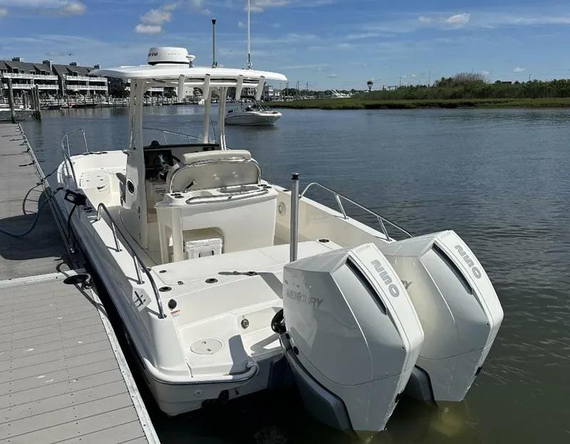 Slide: The Image of Boston Whaler 270 Dauntless 2022 - 3