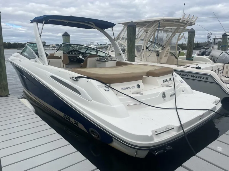 The Image of Sea Ray 250 SLX 2014 - 0