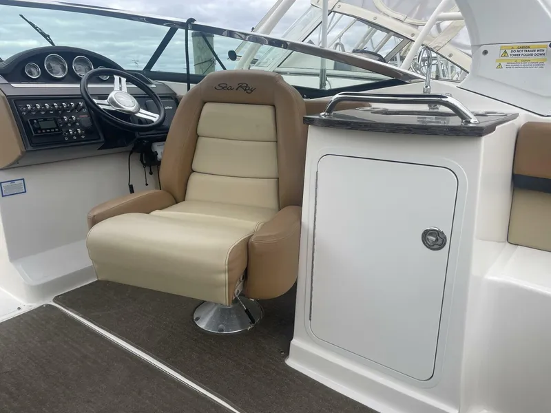 Slide: The Image of Sea Ray 250 SLX 2014 - 10
