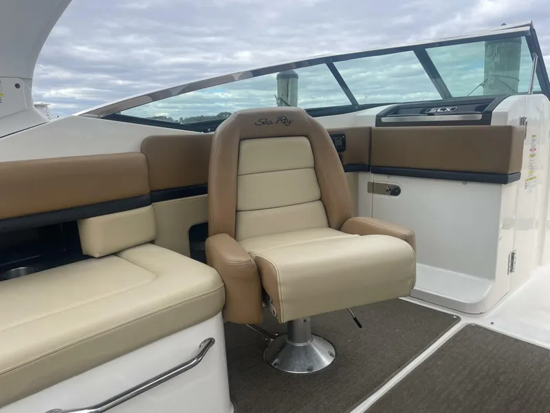 Slide: The Image of Sea Ray 250 SLX 2014 - 11