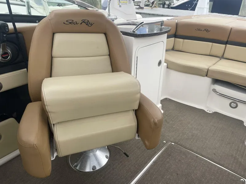 Slide: The Image of Sea Ray 250 SLX 2014 - 12