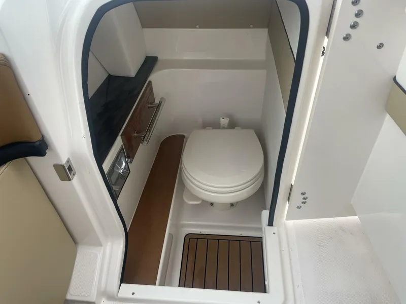 Slide: The Image of Sea Ray 250 SLX 2014 - 17