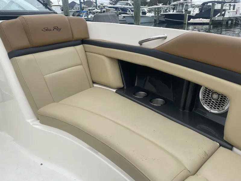 Slide: The Image of Sea Ray 250 SLX 2014 - 19