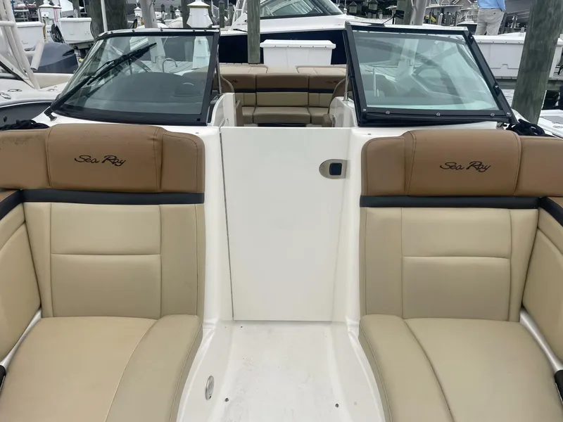 Slide: The Image of Sea Ray 250 SLX 2014 - 20