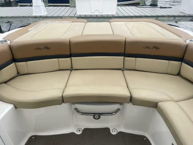 Slide: The Image of Sea Ray 250 SLX 2014 - 4