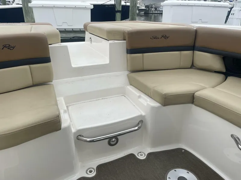 Slide: The Image of Sea Ray 250 SLX 2014 - 5