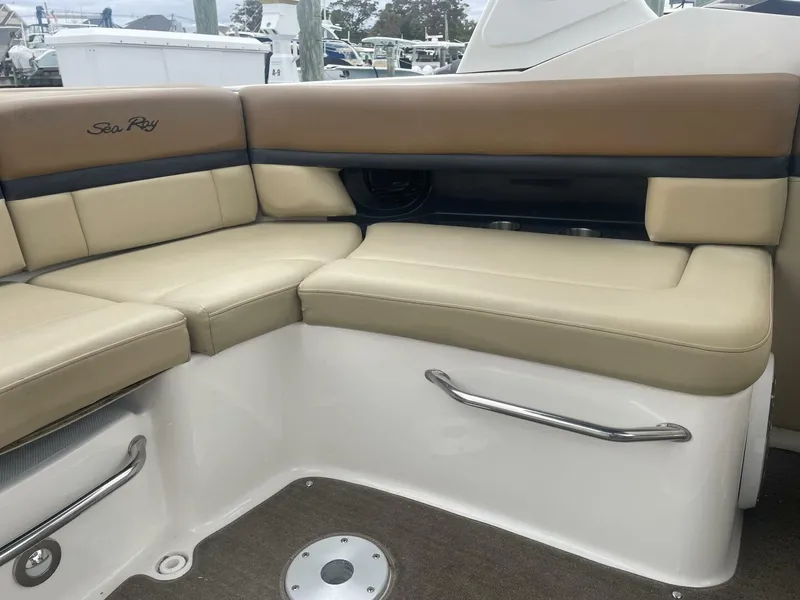 Slide: The Image of Sea Ray 250 SLX 2014 - 8