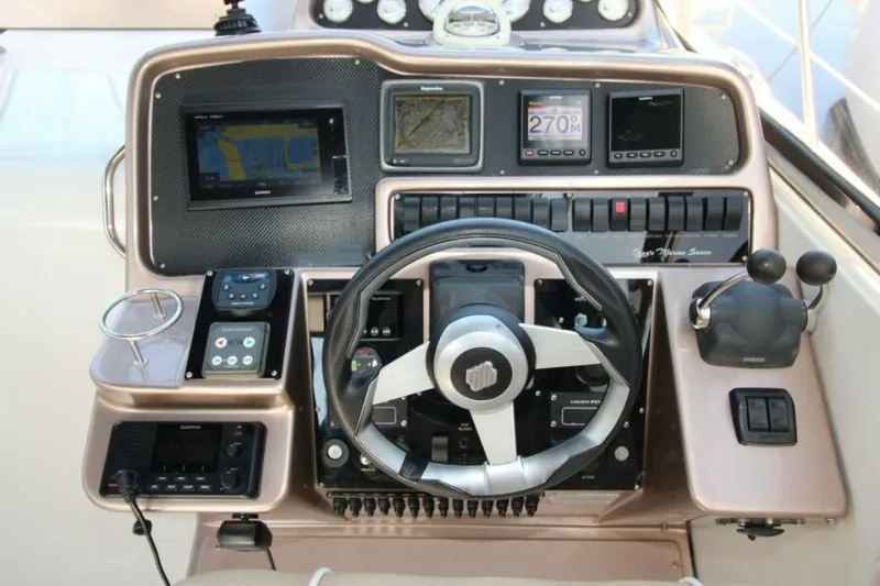 Slide: The Image of Regal 4260 Commodore 2002 - 18