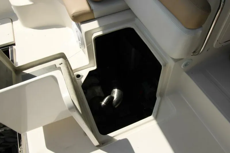 Slide: The Image of Regal 4260 Commodore 2002 - 35