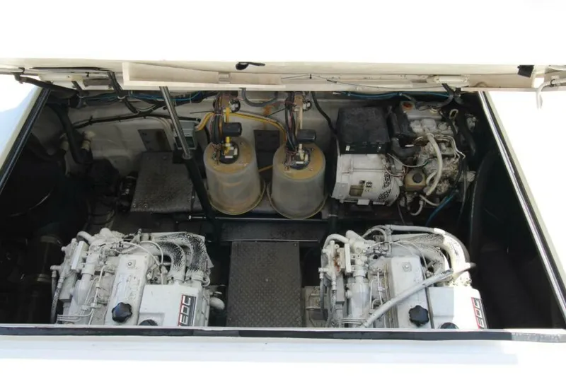 Slide: The Image of Regal 4260 Commodore 2002 - 36