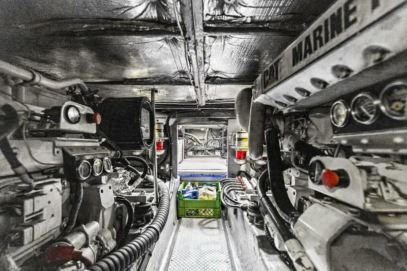 Slide: The Image of Sea Ray 480 Sedan Bridge 1998 - 35