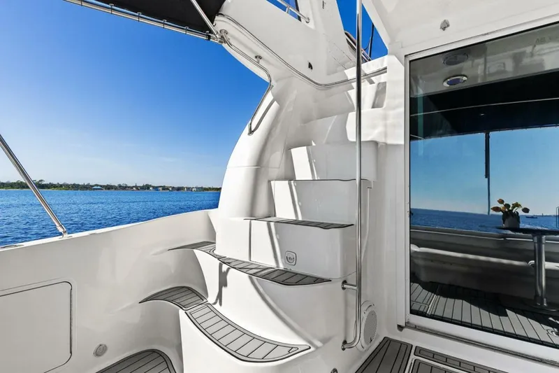 Slide: The Image of Sea Ray 480 Sedan Bridge 1998 - 51