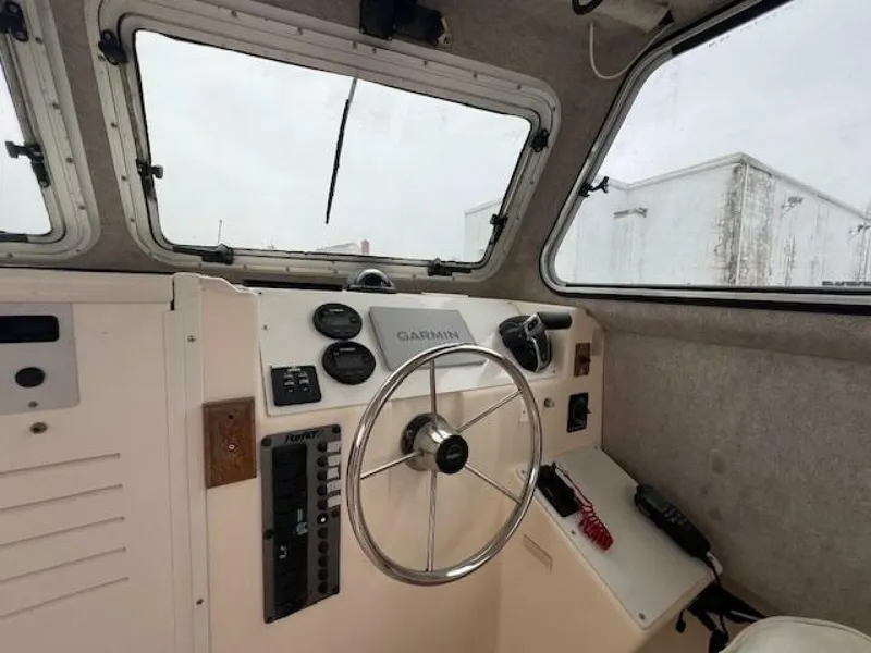 Slide: The Image of Parker Marine 2520 XL 2005 - 8